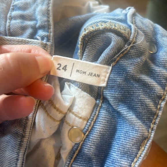 PacSun Light Blue Distressed Mom Jeans size 4 - Picture 5 of 6